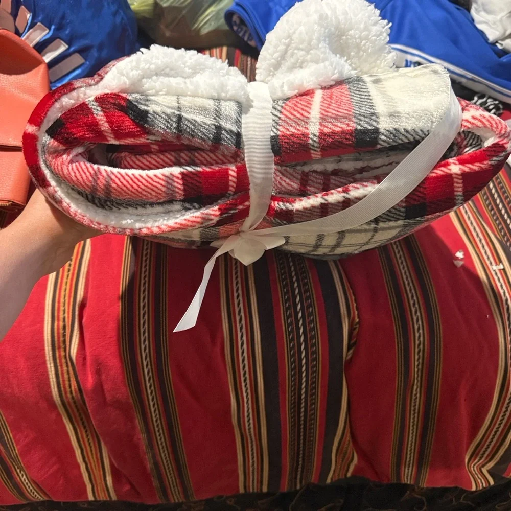 Comfort Bay Microplush Berber Throw Blanket - Red, Black, and White Plaid